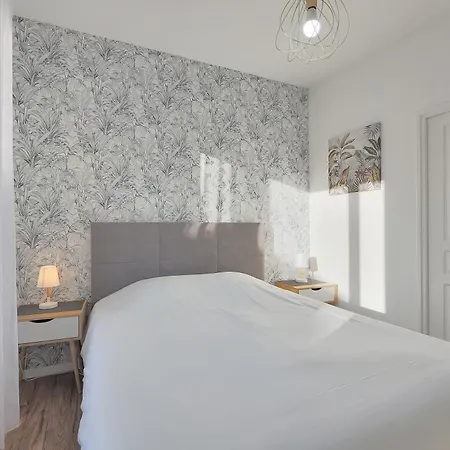 Escarpelle - Moderne Pour 4 *